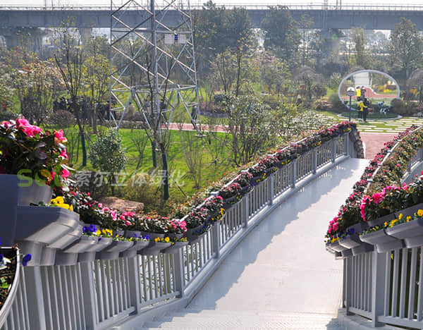 Brief introduction of greening solutions for pedestrian overpass 2